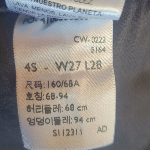 Levi’s Signature Gold ~ Sz 4S ~ Straight Leg Jeans Excellent / New Condition - Picture 9 of 9